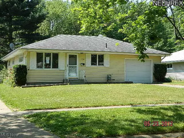 1034 Oakwood DR, Elyria, OH 44035