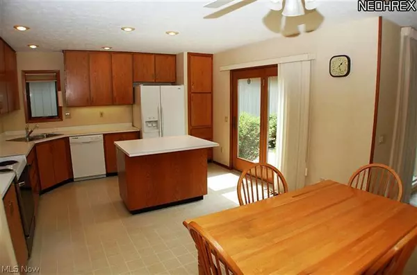 Strongsville, OH 44149,21625 Oak Bark TRL