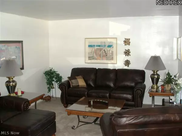 Cuyahoga Falls, OH 44221,920 Rexdale DR