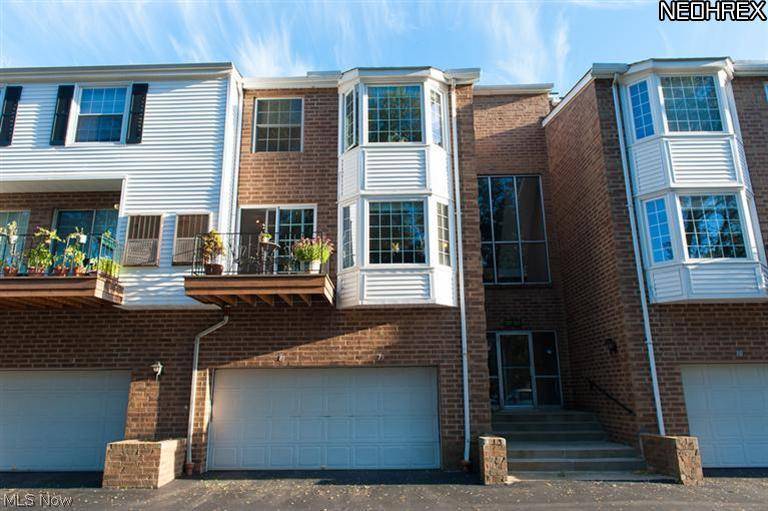 20996 Detroit RD #7, Rocky River, OH 44116