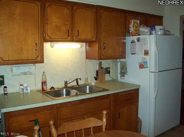 Sheffield Lake, OH 44054,371 Gayle DR