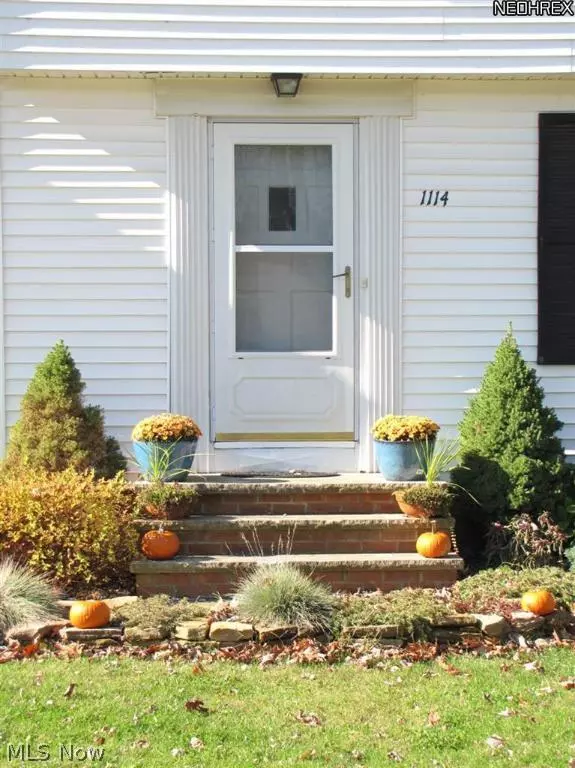 South Euclid, OH 44121,1114 Winston RD