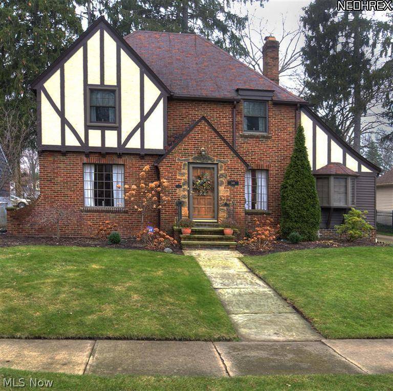 Bay Village, OH 44140,348 Pinewood DR
