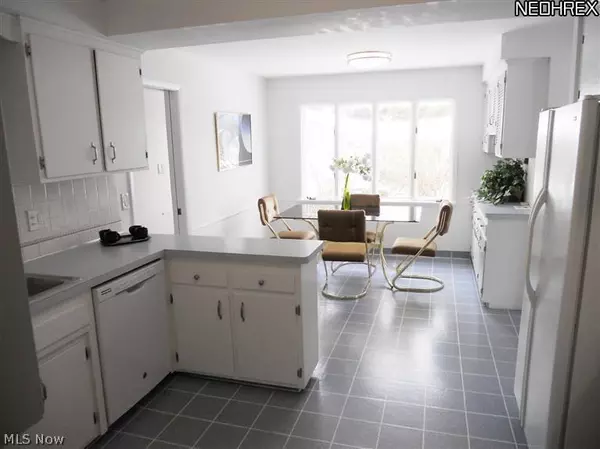 Beachwood, OH 44122,2794 Shakercrest BLVD