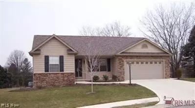 9767 Emerald Bluff CIR NW, Canal Fulton, OH 44614