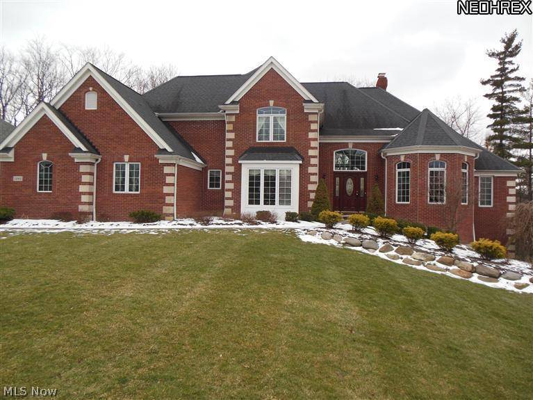 1282 Pine Spring DR, Macedonia, OH 44056
