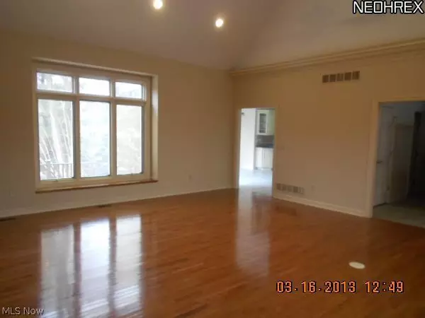 Brecksville, OH 44141,9263 Province LN