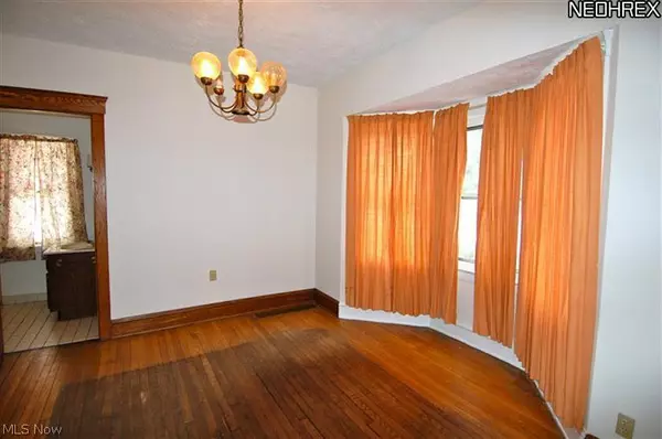 Lakewood, OH 44107,1418 Rosewood AVE