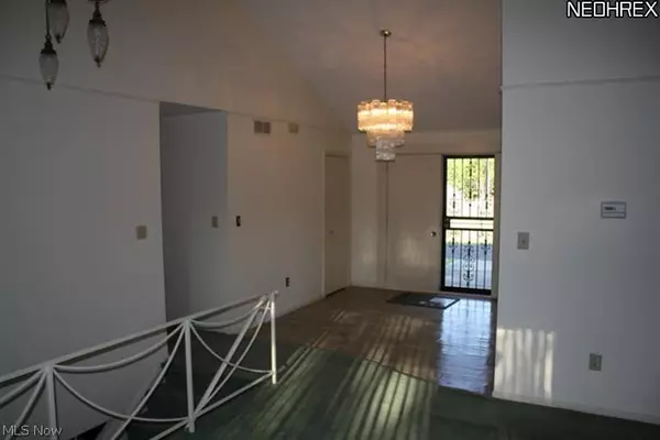 Brecksville, OH 44141,8643 Brecksville RD