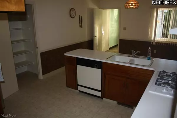 Brecksville, OH 44141,8643 Brecksville RD