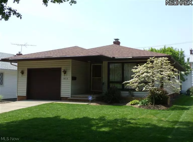 1812 Thornapple AVE, Akron, OH 44301