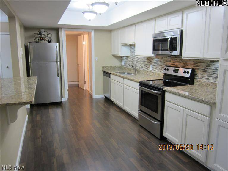 Westlake, OH 44145,3133 Bay Landing DR #11