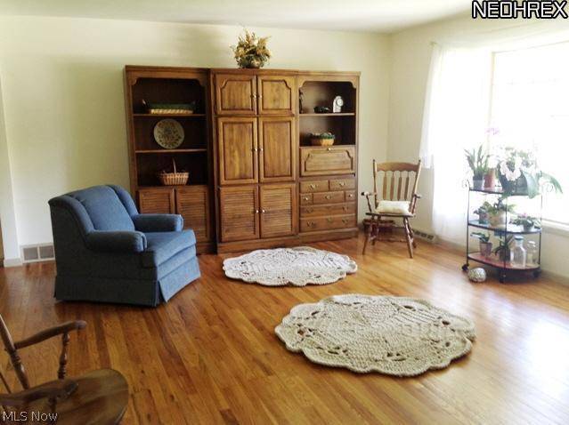 Lyndhurst, OH 44124,5123 Hickory DR