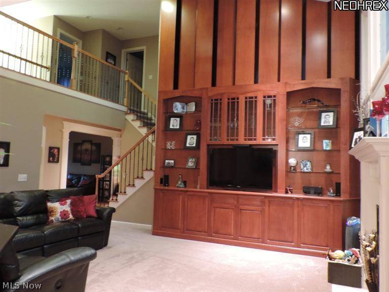 Beachwood, OH 44122,24310 Deptford DR