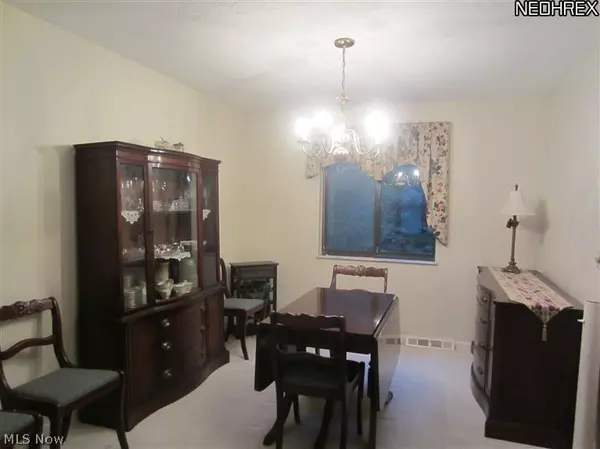 Mentor, OH 44060,5907 Grovewood DR