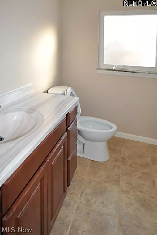 Bay Village, OH 44140,24321 E Oakland