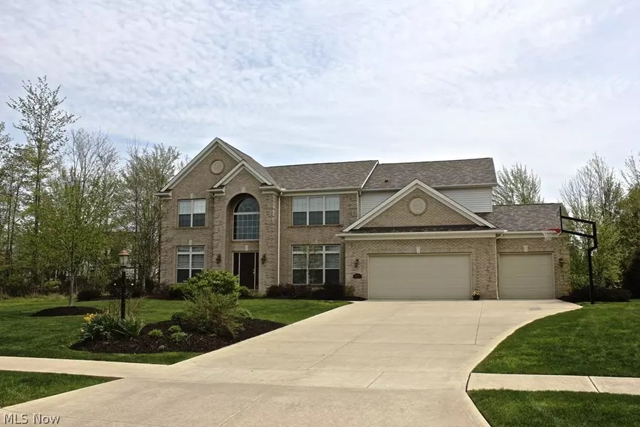 12585 S Churchill WAY, Strongsville, OH 44149