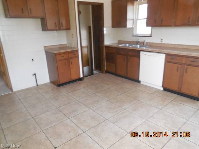 Wickliffe, OH 44092,1802 Ridgewick DR