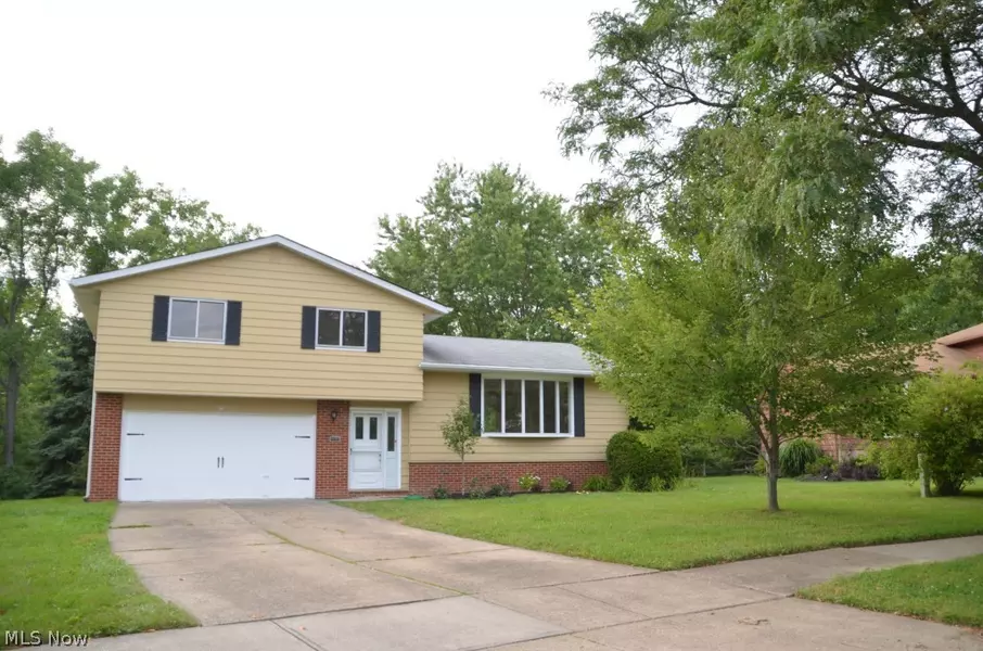 32911 Charmwood OVAL, Solon, OH 44139