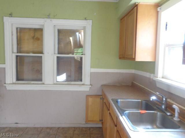Cleveland, OH 44111,11915 Geraldine AVE