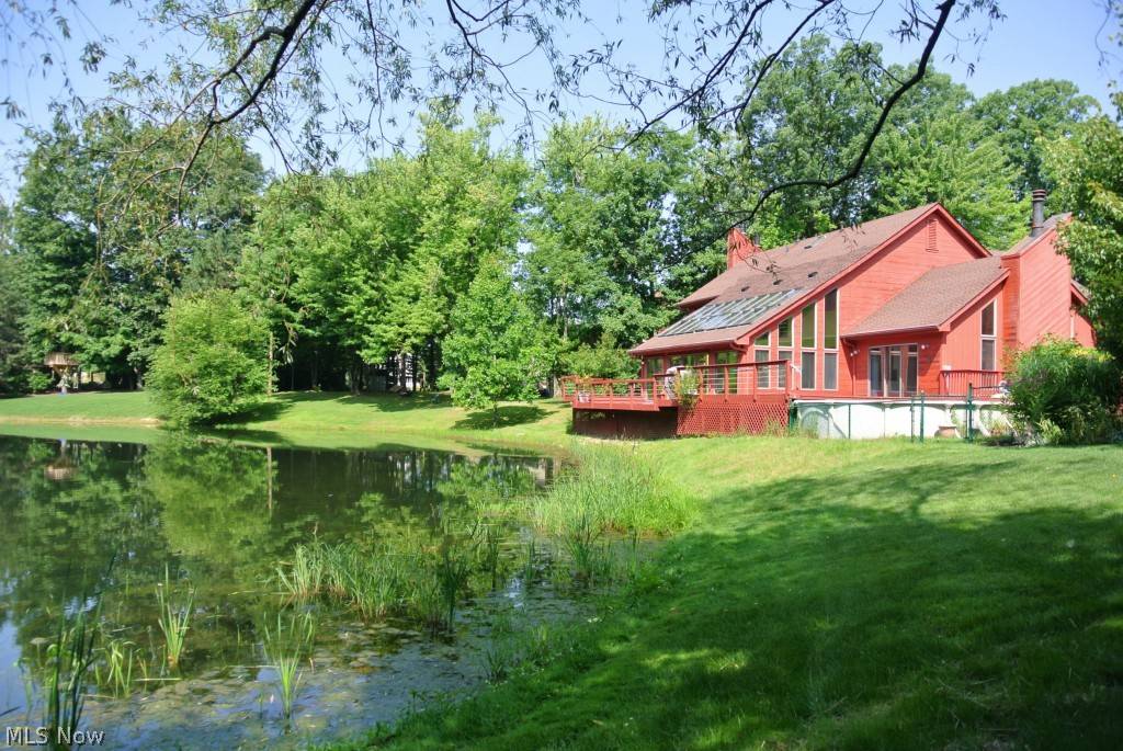 9476 Greystone Pkwy, Brecksville, OH 44141