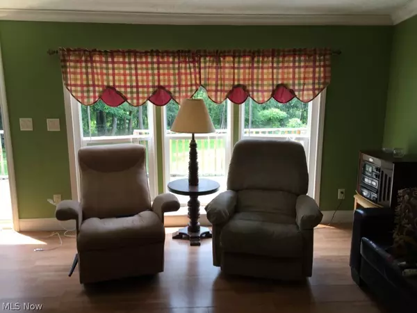 East Palestine, OH 44413,5425 Bye RD