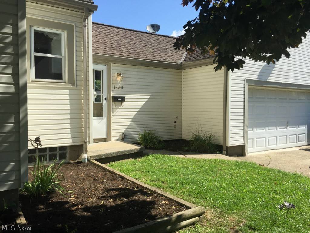 Cuyahoga Falls, OH 44223,1229 Jefferson AVE