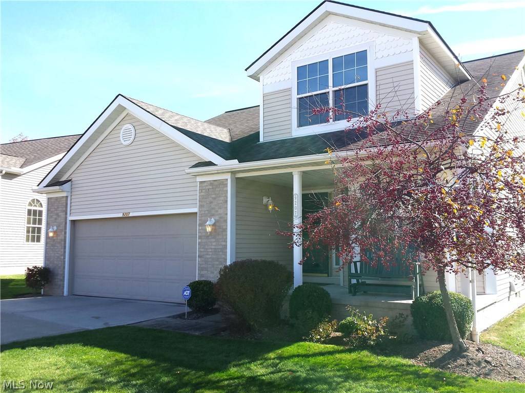 9207 Clark CIR, Twinsburg, OH 44087