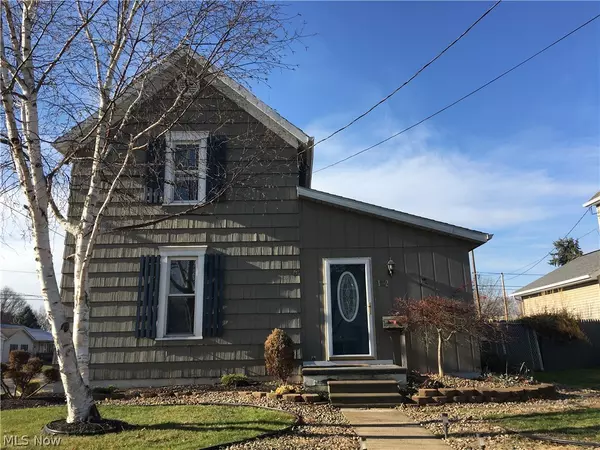 1002 Logan AVE NW, New Philadelphia, OH 44663