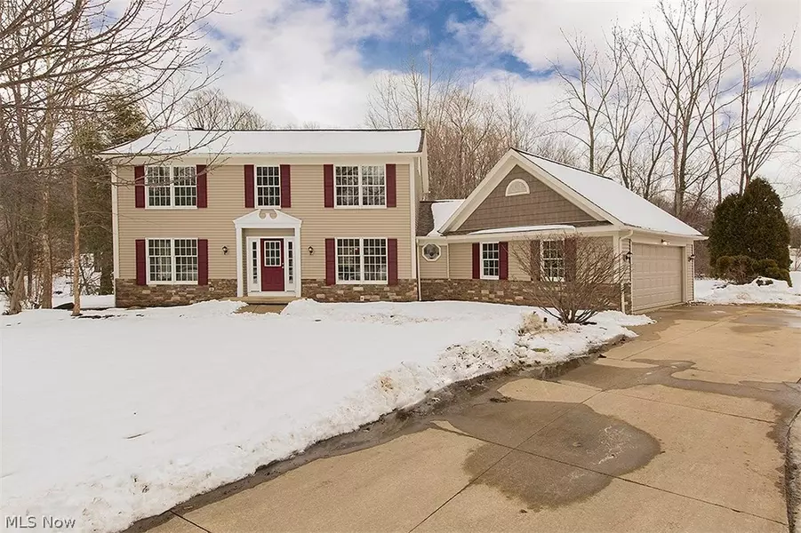 18265 Rolling Brook DR, Chagrin Falls, OH 44023