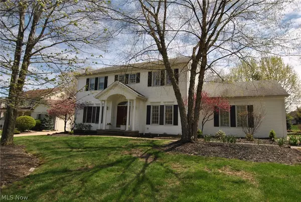 5910 Fawn LN, Brecksville, OH 44141