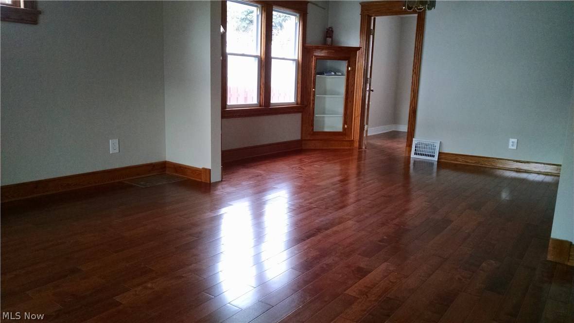 Lakewood, OH 44107,2095 Elbur AVE