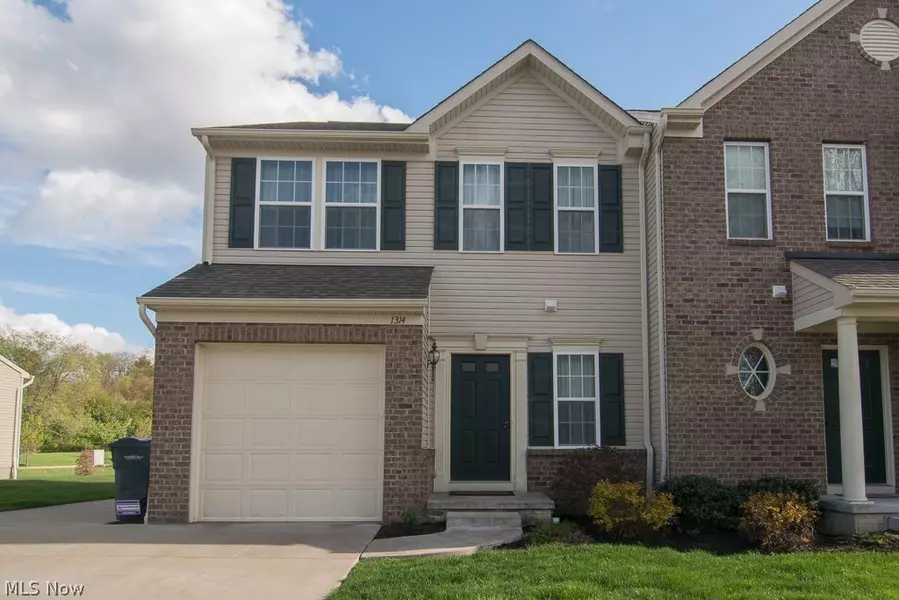 1314 Wellingshire CIR, Cuyahoga Falls, OH 44221