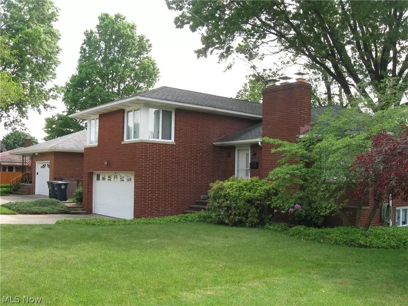 1814 Sunset AVE, Akron, OH 44301