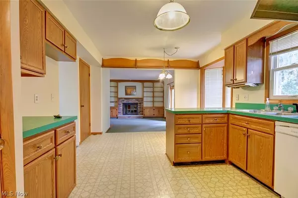 Berea, OH 44017,474 Edgewood CIR