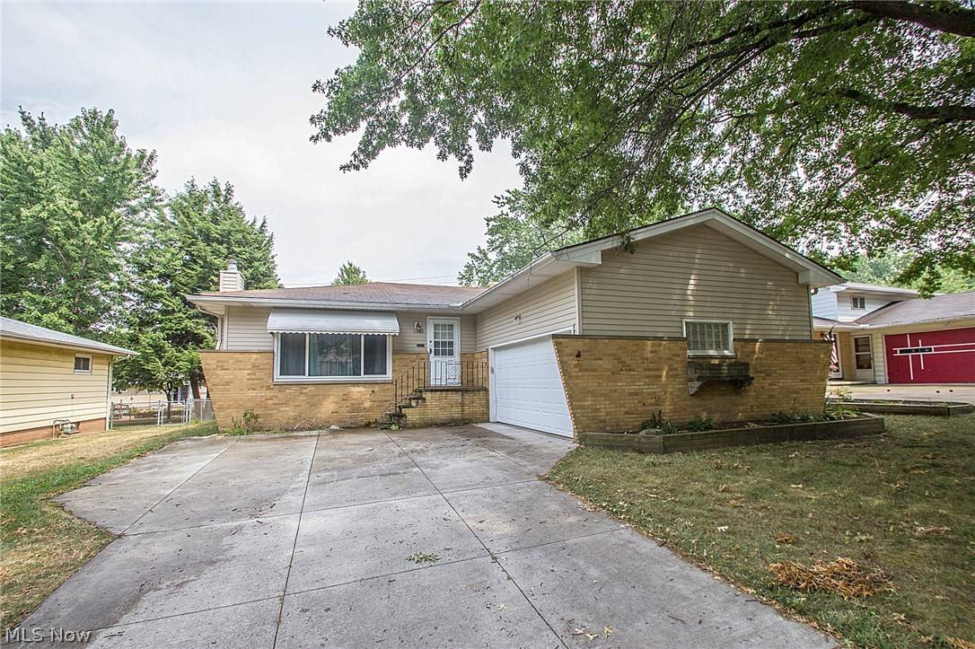 5825 Queens HWY, Parma Heights, OH 44130