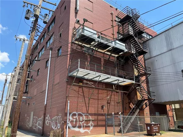 Parkersburg, WV 26101,214 7th ST