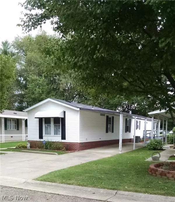 242 C ST, Navarre, OH 44662