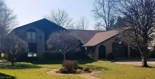 2090 Overcrest ST, Alliance, OH 44601