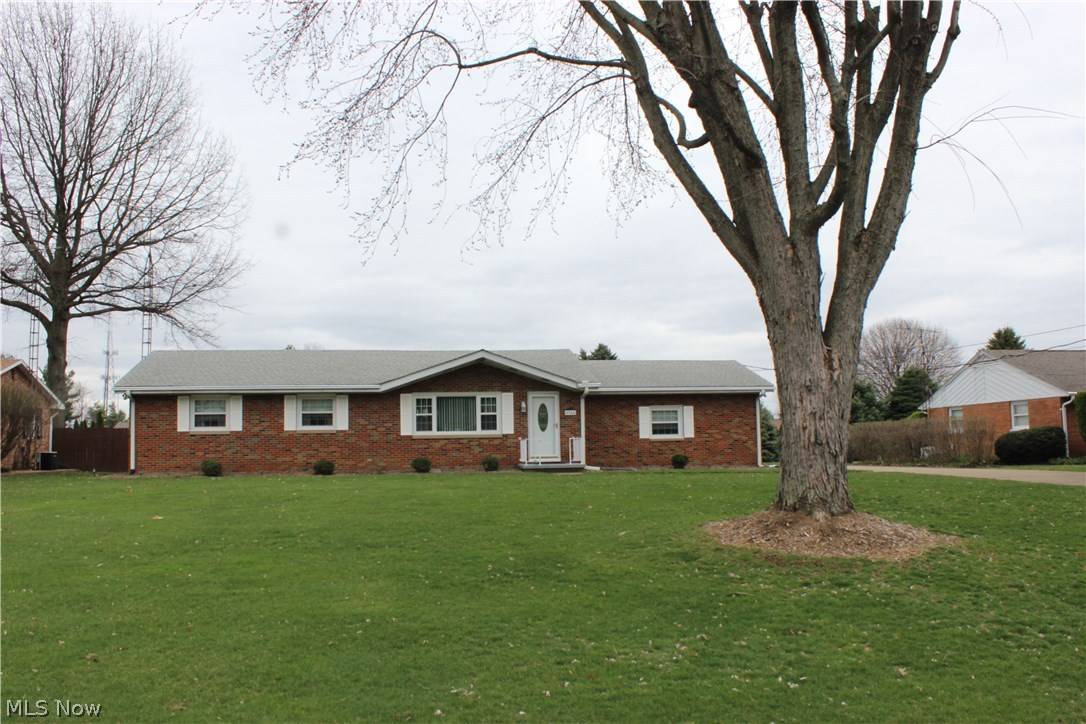 4944 Sharonwood AVE NW, Canton, OH 44718