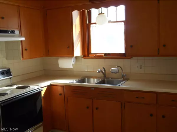 East Canton, OH 44730,10882 Lincoln ST SE