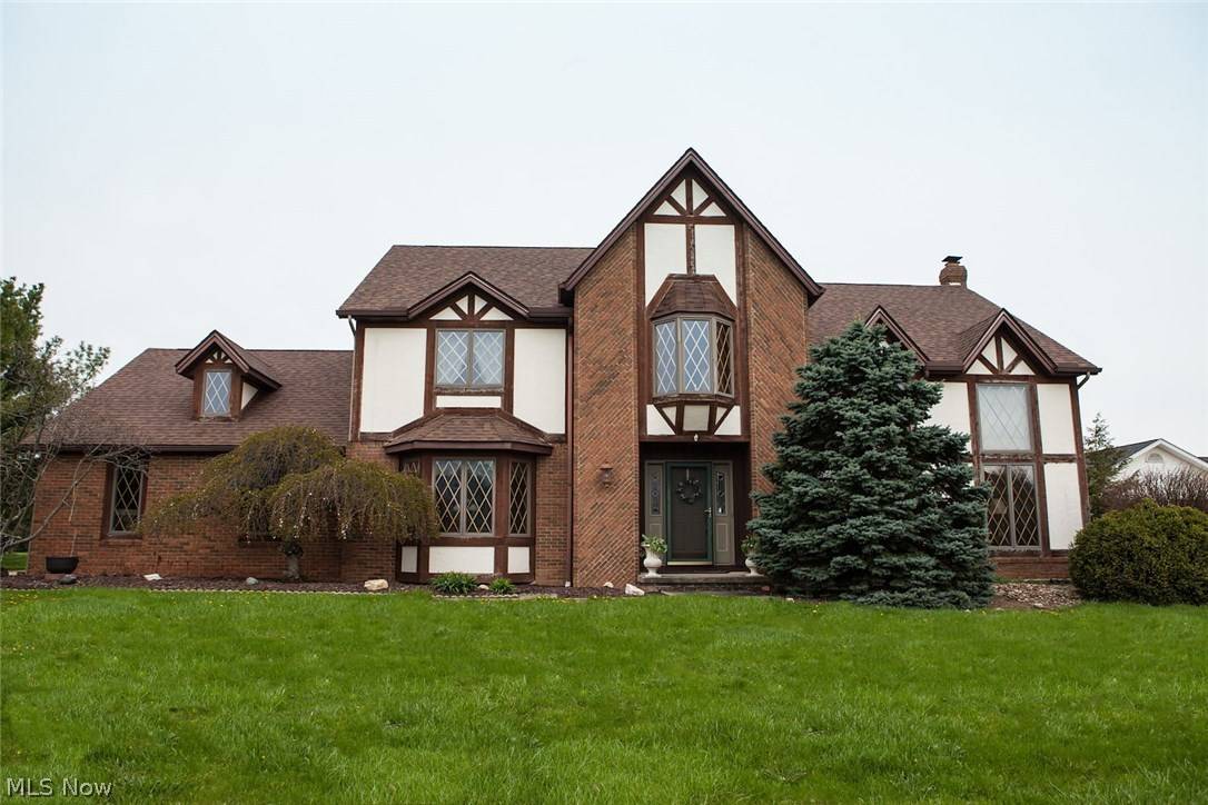 2475 Brook Haven LN, Hinckley, OH 44233