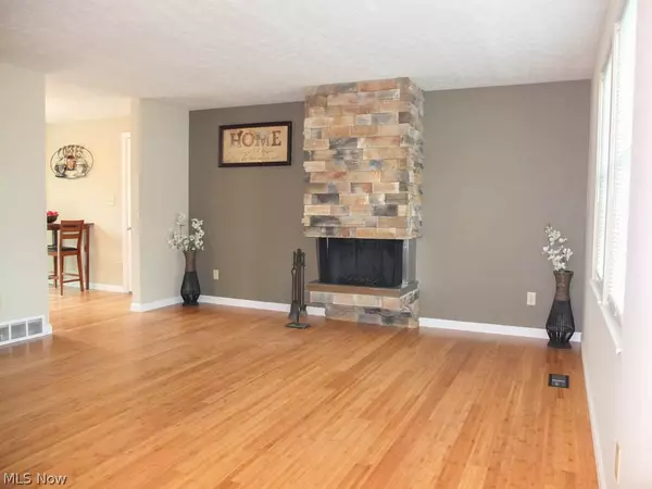 Stow, OH 44224,1851 Clearbrook DR