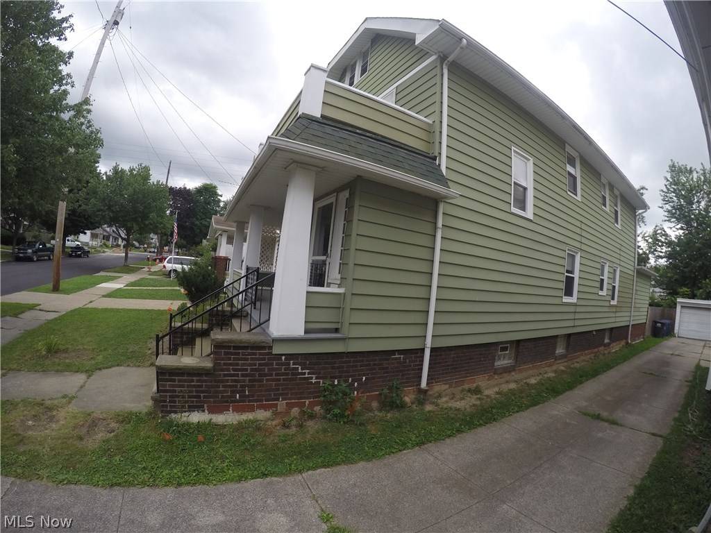 Lakewood, OH 44107,1296 Cranford AVE