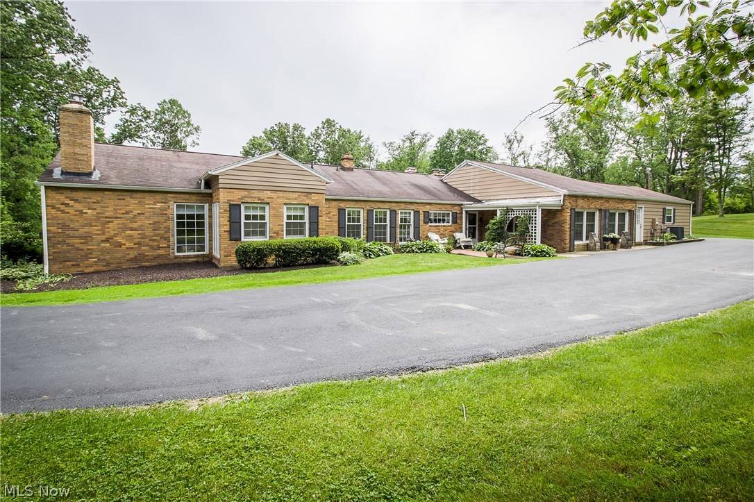 6105 State Route 183 NE, Magnolia, OH 44643