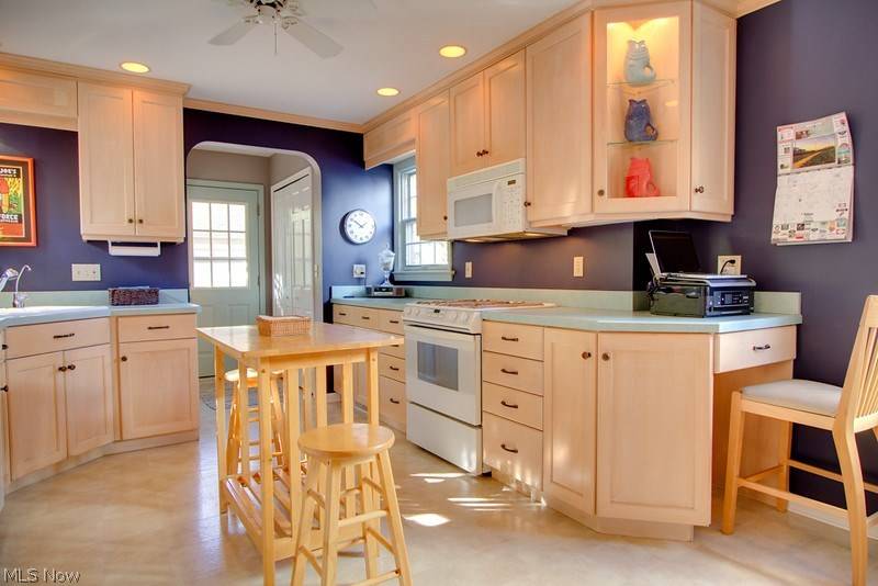 Fairview Park, OH 44126,21877 Cromwell AVE