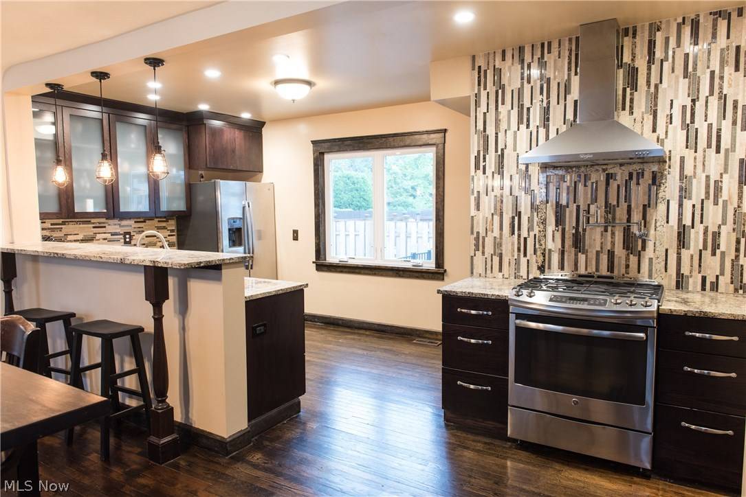 Lakewood, OH 44107,1507 Orchard Grove AVE