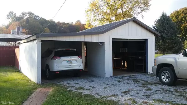 Uhrichsville, OH 44683,1460 Roanoke AVE