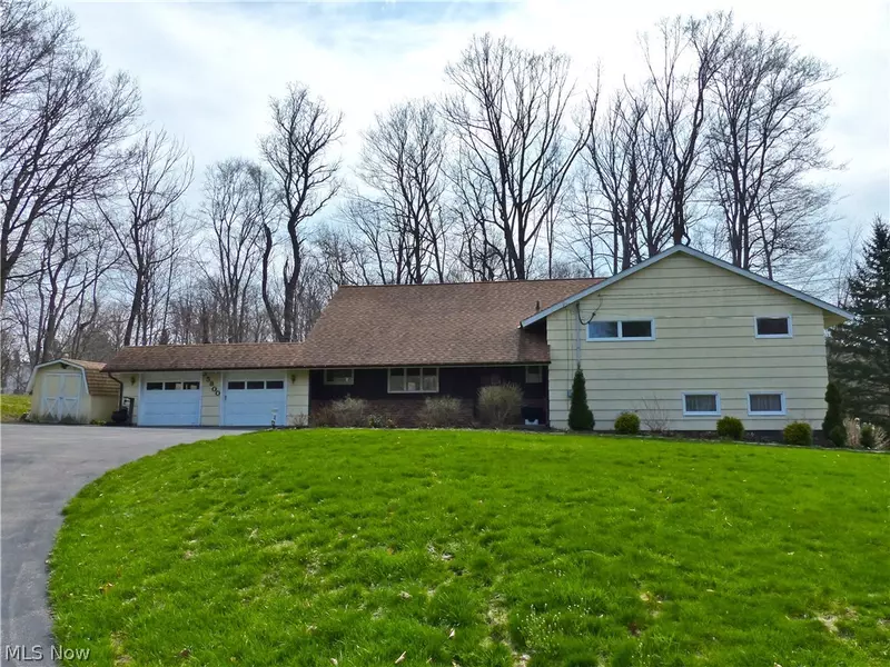 35800 Maplegrove RD, Willoughby Hills, OH 44094