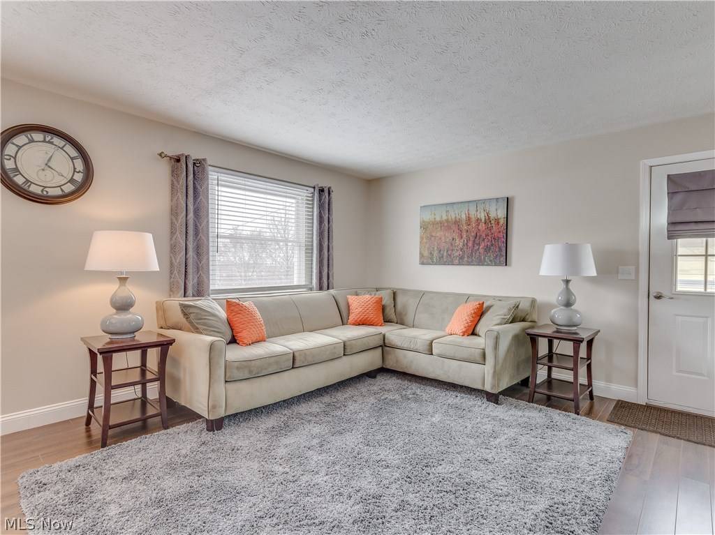 Akron, OH 44312,461 Gibbs RD